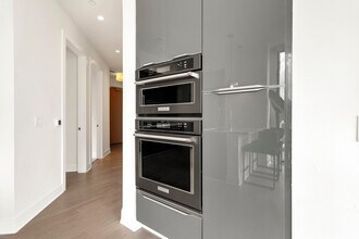 1400 W Peachtree St NE in Atlanta, GA - Building Photo - Building Photo