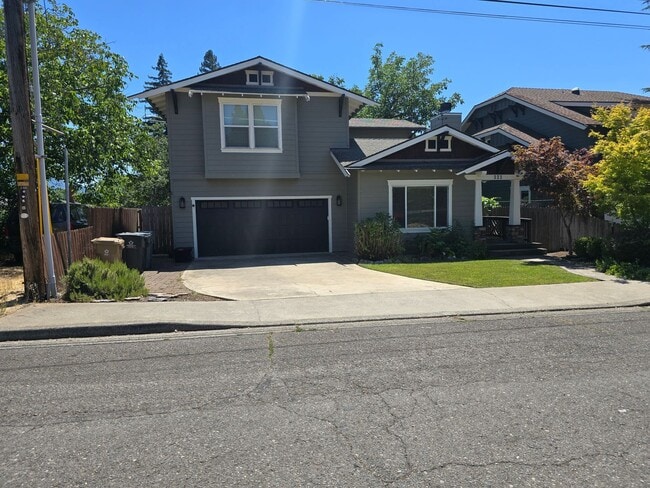 333 NE Fetzner St in Grants Pass, OR - Building Photo - Building Photo