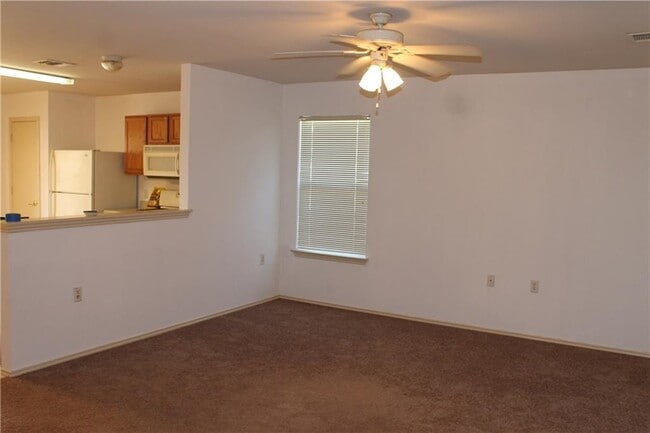 11512 Melstone Dr in Manor, TX - Building Photo - Building Photo