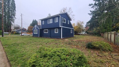 2525 SE Thompson St in Corvallis, OR - Building Photo - Building Photo