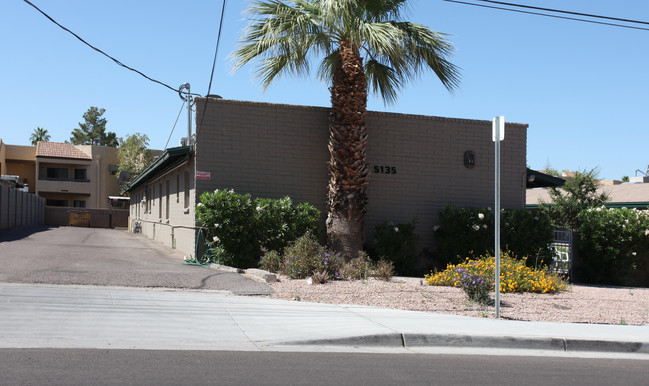 5131-5135 E Oak St in Phoenix, AZ - Building Photo - Building Photo