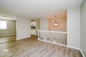 2437 Opal Ct in Grove City, OH - Building Photo - Building Photo