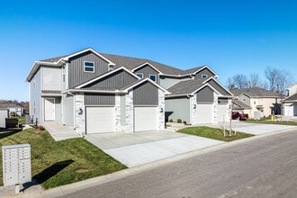 Oak Woods Townhomes in Spring Hill, KS - Building Photo - Building Photo