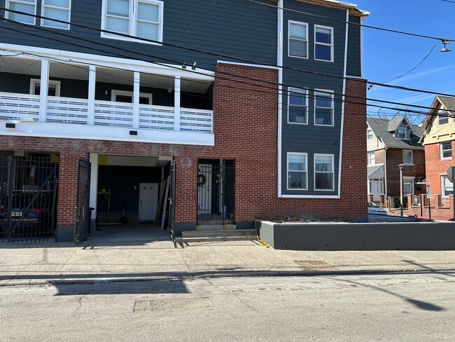 property at 256 N 32nd St