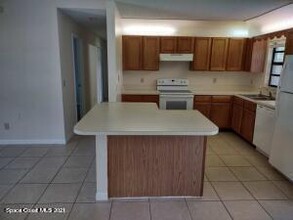 1420 Waldrun St SE in Palm Bay, FL - Building Photo - Building Photo