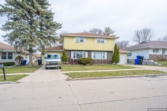 1500 W Pershing St in Appleton, WI - Building Photo - Building Photo
