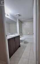 4090 Living Arts Dr in Mississauga, ON - Building Photo - Building Photo