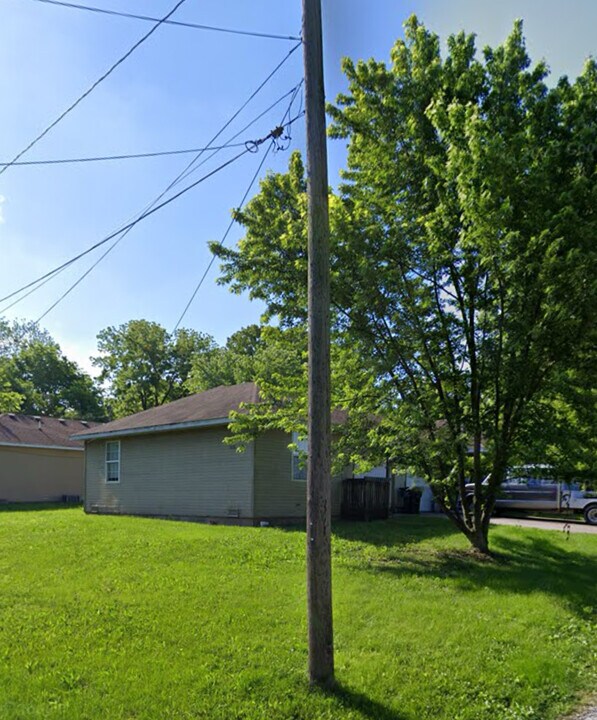 1030 W Central St, Unit B in Springfield, MO - Foto de edificio