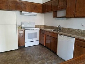 1639 Oakwood Ave-Unit -2c in Des Plaines, IL - Building Photo - Building Photo