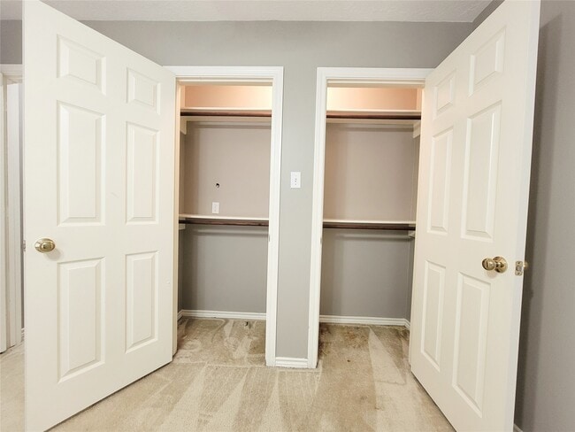 309 Rolling Hills Dr W