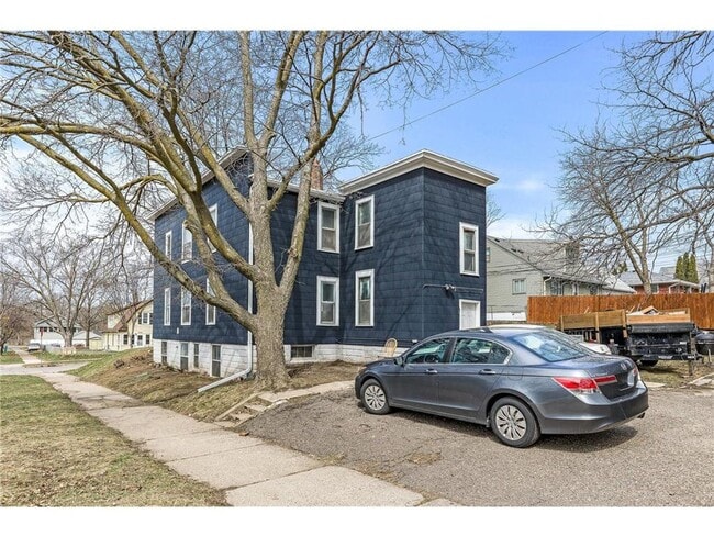 3101 NE Tyler St in Minneapolis, MN - Building Photo - Building Photo