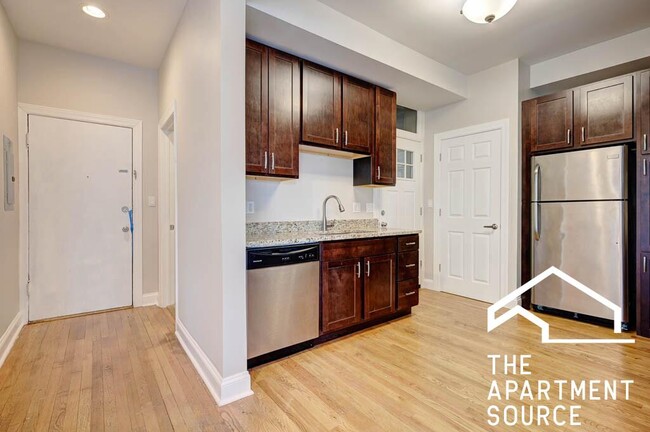 2506 W Argyle St, Unit 3 in Chicago, IL - Building Photo - Building Photo