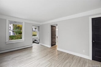 122 Liberty Ave in Port Jefferson, NY - Building Photo - Building Photo