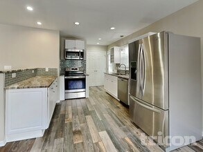 1117 Woodbriar St in Clayton, NC - Foto de edificio - Building Photo