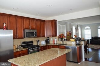 23078 Weybridge Square in Brambleton, VA - Building Photo - Building Photo