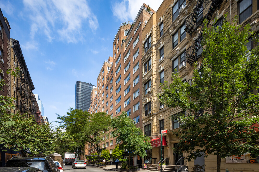 Bryn Mawr Apartments in New York, NY - Foto de edificio