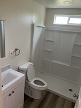432 W Raymond St, Unit Raymond Street in Compton, CA - Building Photo - Building Photo