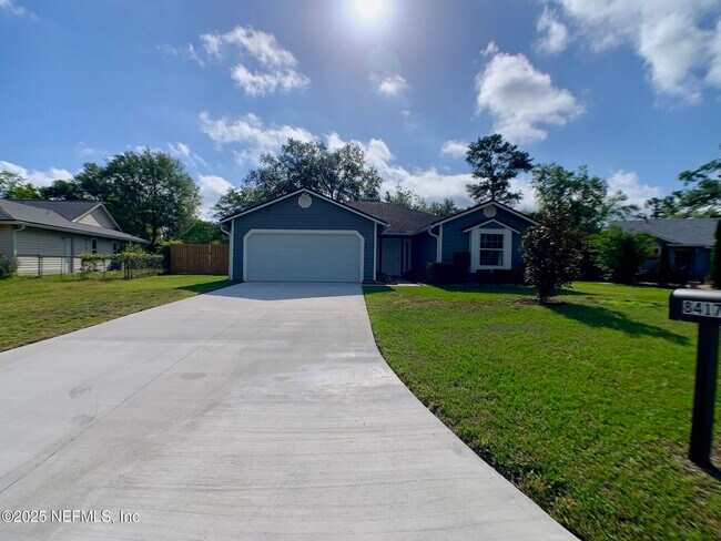 8417 Fire Fly Ln in Jacksonville, FL - Building Photo - Building Photo