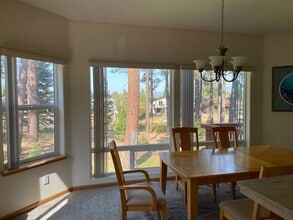 597 Tahoe Island Dr in South Lake Tahoe, CA - Building Photo - Building Photo