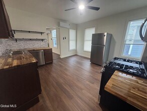 577 6th Ave in Watervliet, NY - Building Photo - Building Photo