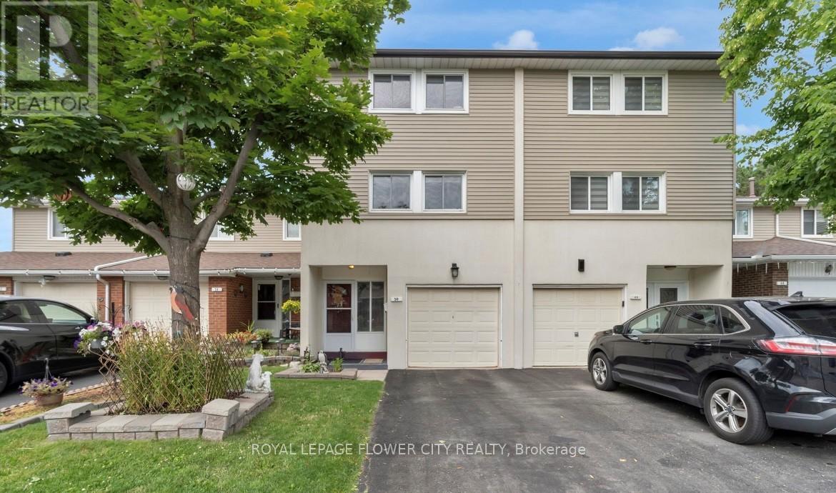 50 Carisbrooke Ct in Brampton, ON - Building Photo