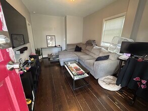26 Tapley Ave, Unit 1 in Revere, MA - Building Photo - Building Photo