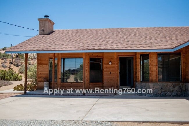 55769 Desert Gold Dr in Yucca Valley, CA - Building Photo - Building Photo
