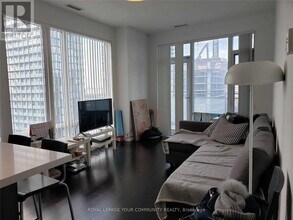 21-2321 Widmer St in Toronto, ON - Building Photo - Building Photo