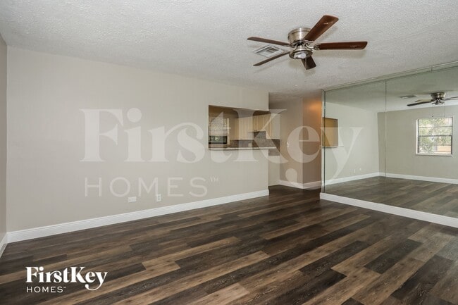 2921 NW 157th Terrace in Miami Gardens, FL - Building Photo - Building Photo