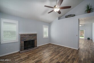 6820 S Roosevelt St in Tempe, AZ - Foto de edificio - Building Photo