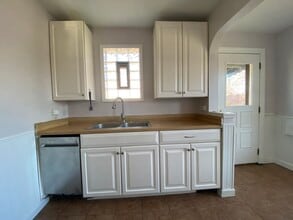 132 Center St in Bensenville, IL - Building Photo - Building Photo