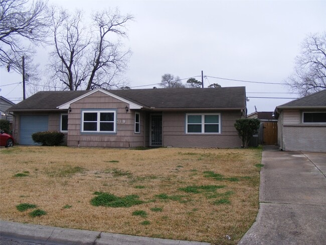 property at 5319 Cortelyou Ln