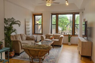 2652 W Superior St, Unit 2 in Chicago, IL - Building Photo - Building Photo