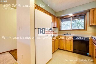 5005 SW Mitchell St in Portland, OR - Building Photo - Building Photo