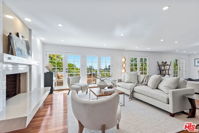 property at 615 N Saltair Ave