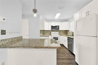 20537 SW 92nd Ct in Cutler Bay, FL - Building Photo - Building Photo