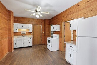 1028 S 14th St in Manitowoc, WI - Building Photo - Building Photo