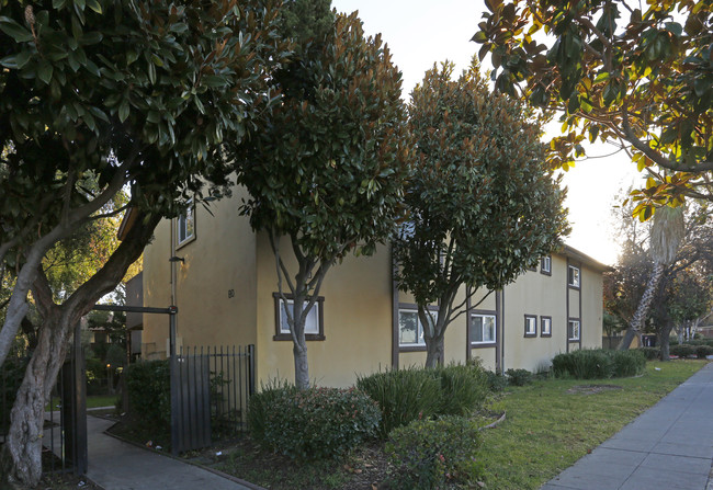 Rainbow Gardens in San Jose, CA - Building Photo - Building Photo