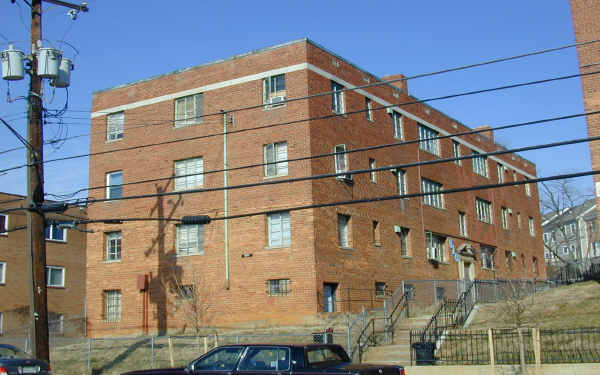 810 Chesapeake St SE in Washington, DC - Foto de edificio - Building Photo