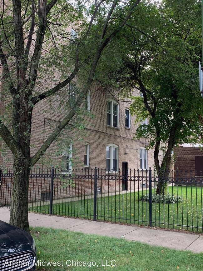 1922 N Wilmot Ave-Unit -Apt 1R in Chicago, IL - Building Photo - Building Photo