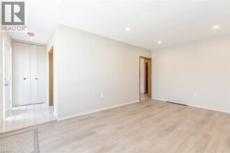 249 W 33rd St in Hamilton, ON - Building Photo - Building Photo