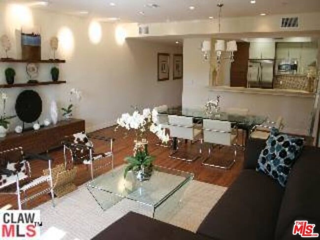 1517 S Bentley Ave in Los Angeles, CA - Building Photo - Building Photo