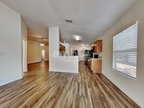 201 Marisco Way in Jacksonville, FL - Foto de edificio - Building Photo