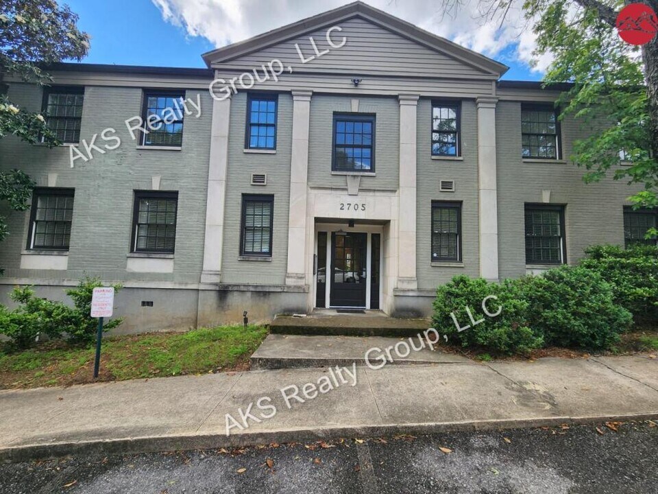 2705 11th Ave S in Birmingham, AL - Building Photo