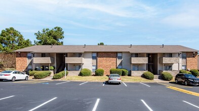 Meadow Wood Apartment Homes in Pelham, AL - Building Photo - Building Photo