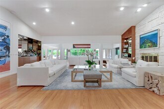 8290 La Rampa St in Coral Gables, FL - Building Photo - Building Photo