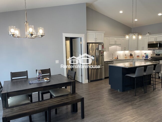 4941 Field Crest Ln in Eau Claire, WI - Building Photo - Building Photo