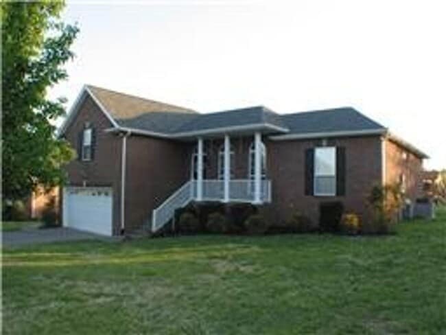 3222 Briarhill Ct in Lebanon, TN - Building Photo - Building Photo
