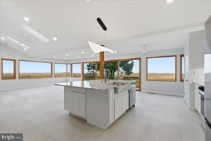 1345 Ellicott Ave in Deale, MD - Building Photo