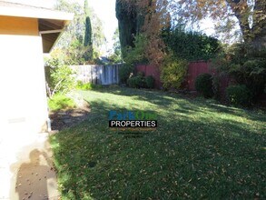 926 Notre Dame Ave in Concord, CA - Building Photo - Building Photo